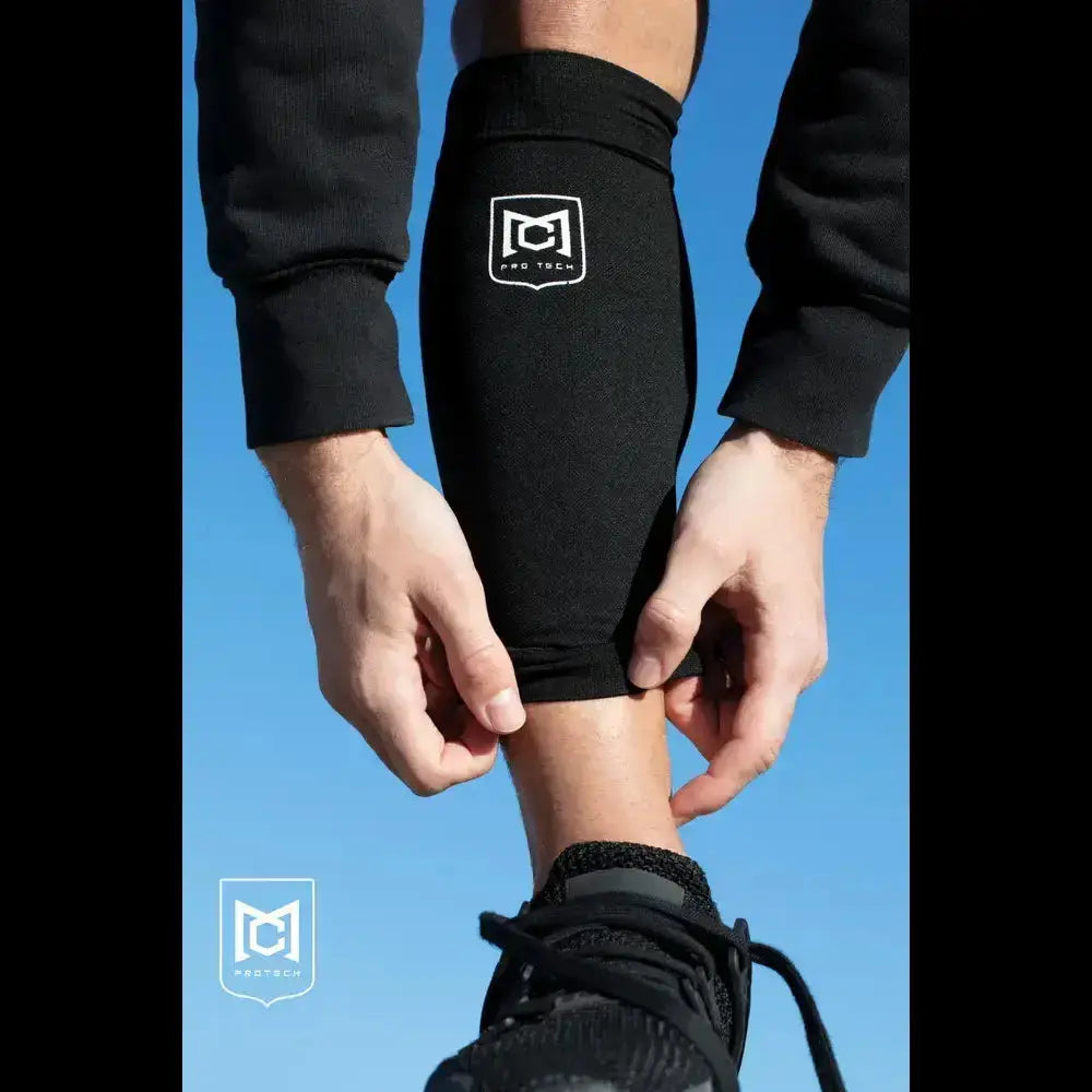 Manchons de compression Perform+ pour améliorer la circulation sanguine et soutenir les muscles pendant l’effort.