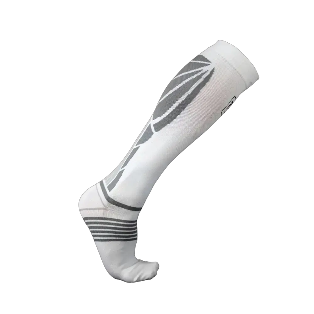 Chaussettes de compression pour améliorer la circulation sanguine et favoriser une récupération rapide après l’effort.